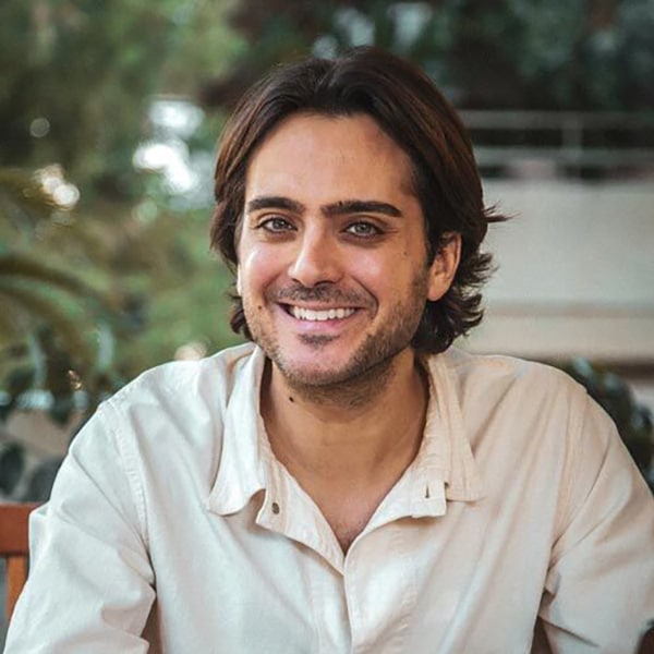 Manos Saratsis
